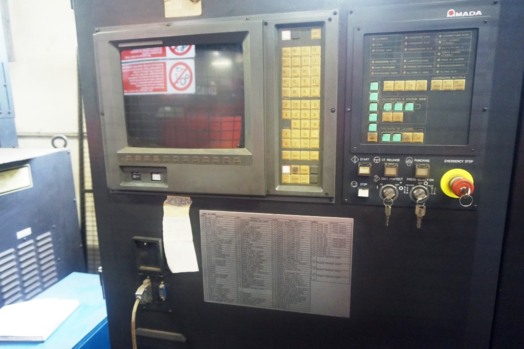 AMADA Schiavi Vipros 368 King  1997